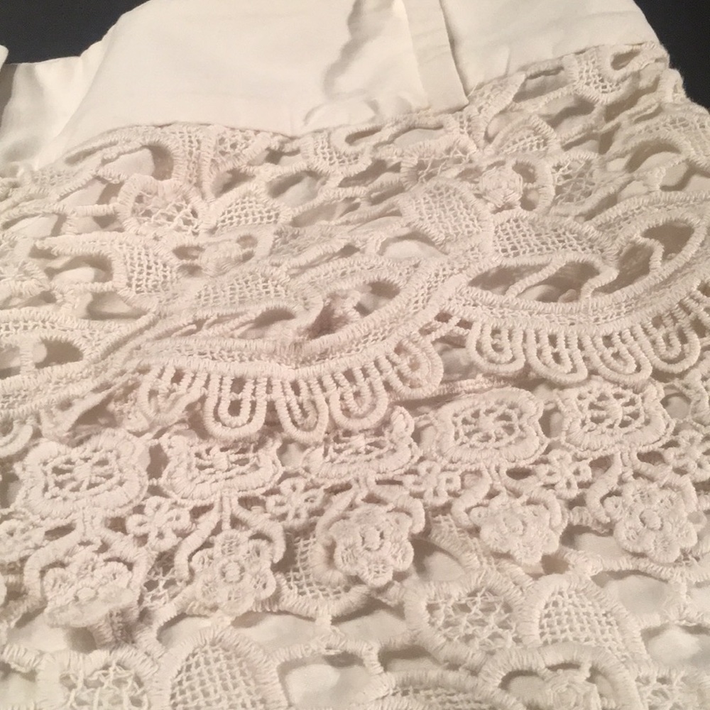 Tiered Lace Overlay Shorts! - Picture 4 of 5